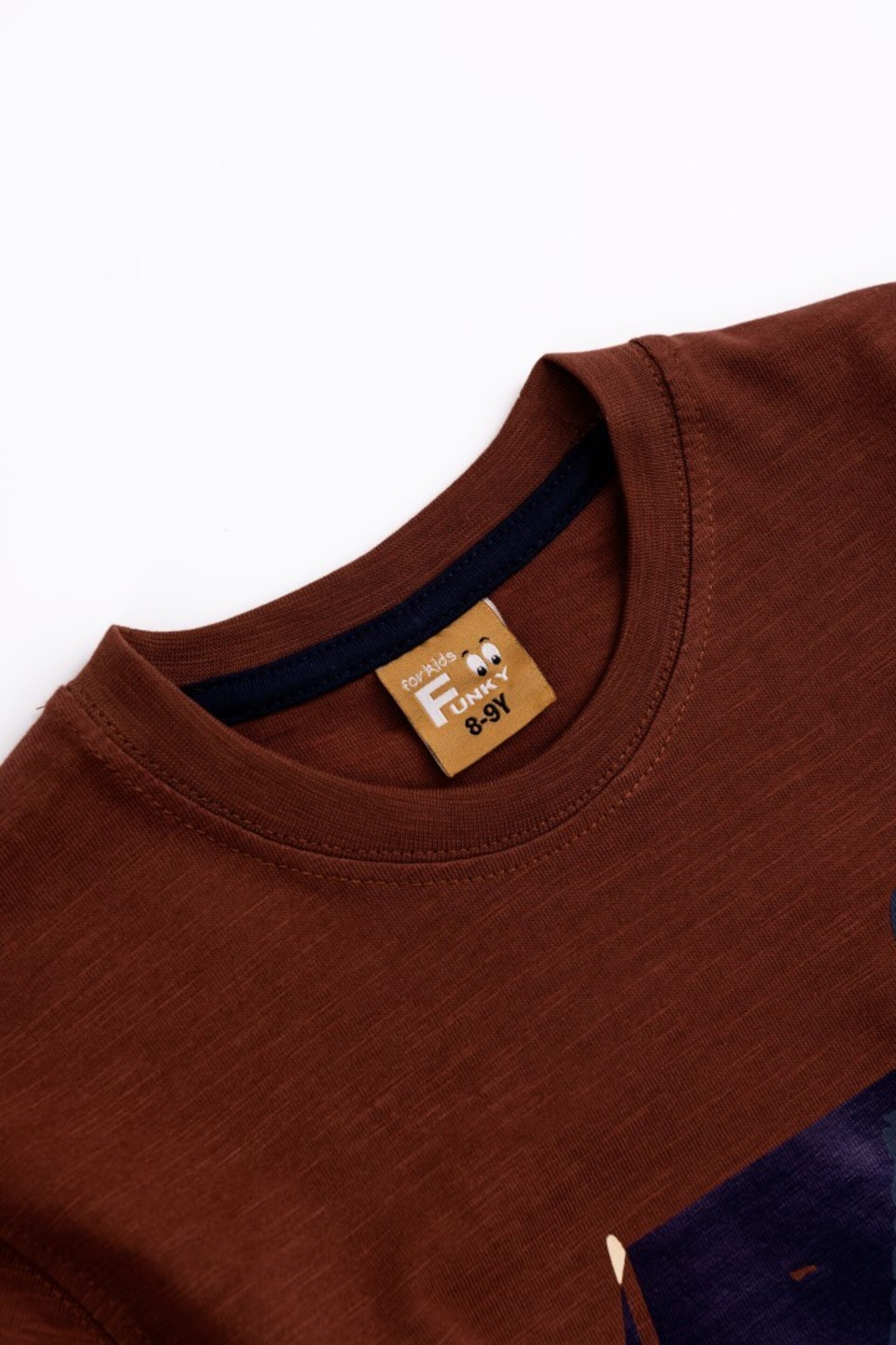 Camiseta marrón (10A) - 3